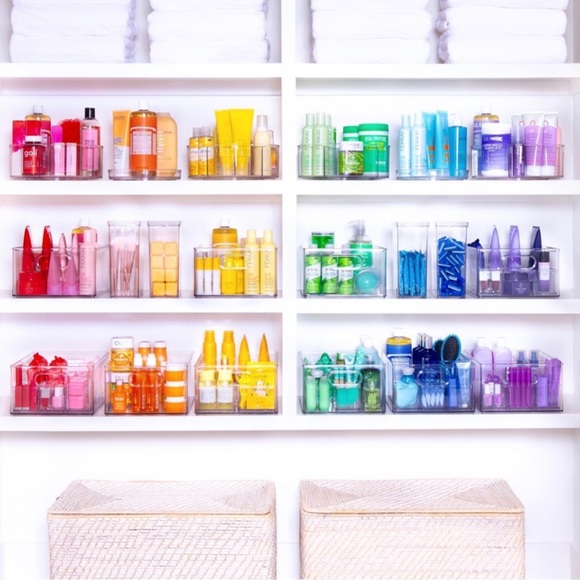 The Home Edit: A Guide to Organizing and Realizing Your House Goals - Picture 7 of 9